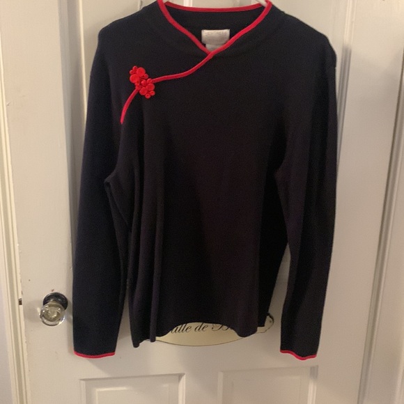 Black designer sweater with red piping and frog - Picture 3 of 3